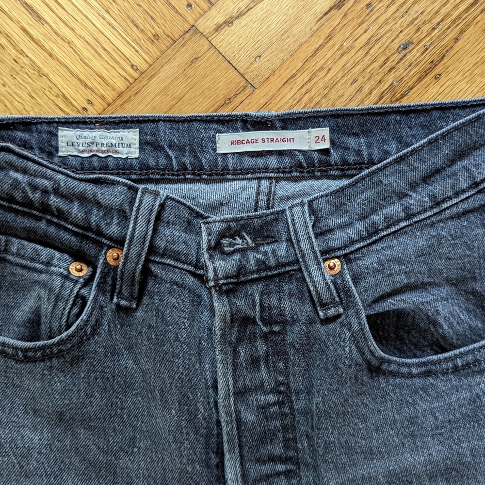 Levi's Ribcage Straight Jeans - Picture 5 of 9